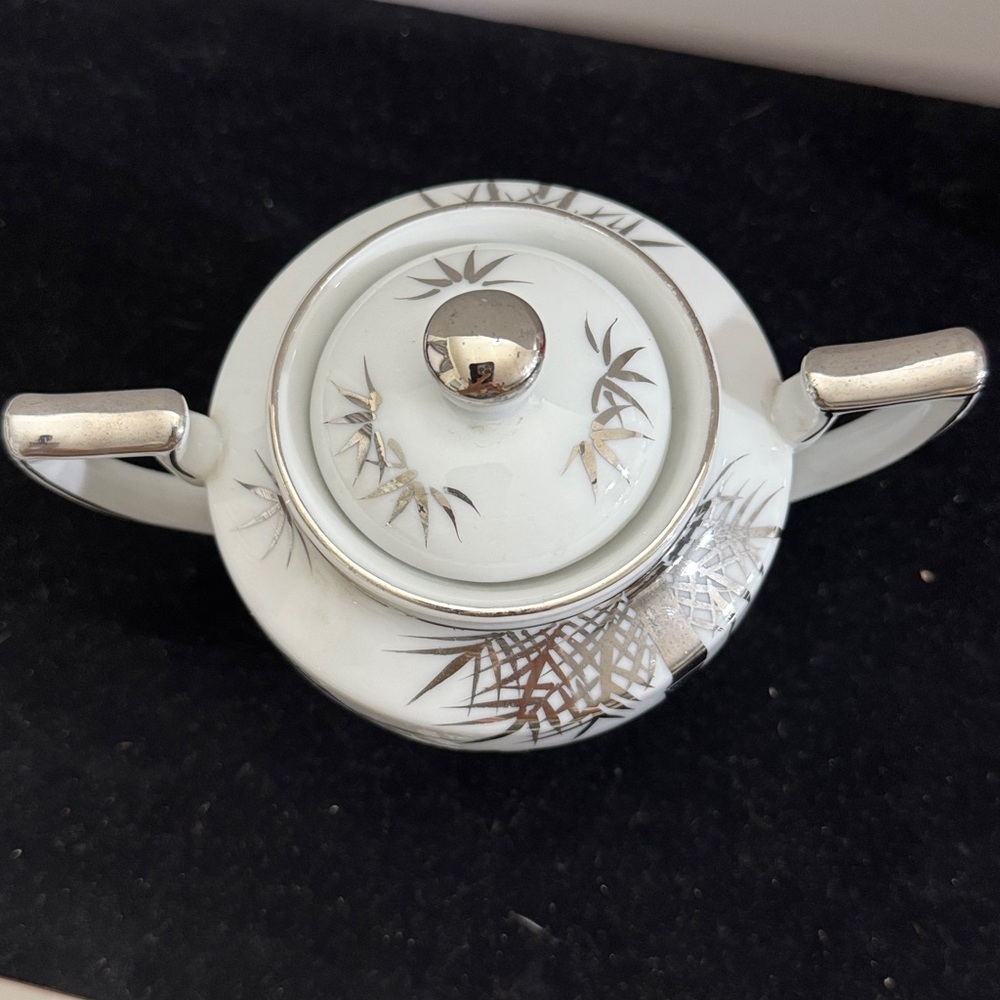 Vintage 1950 Japanese Kutani porcelain covered sugar bowl. Hand painted - Picture 3 of 8
